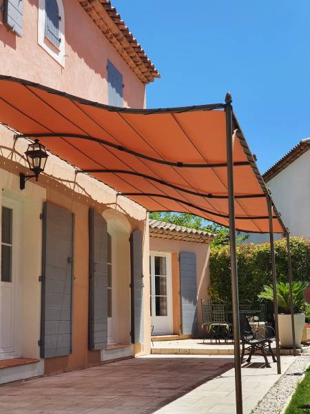 Vente et Pose d'une toile de pergola sur mesure à Aix-en-Provence 13090