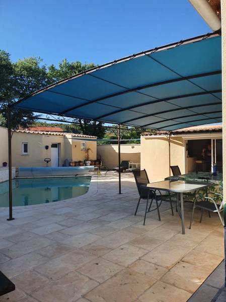 Vente et Pose d'une toile de pergola sur mesure a Aix-en-Provence 13090