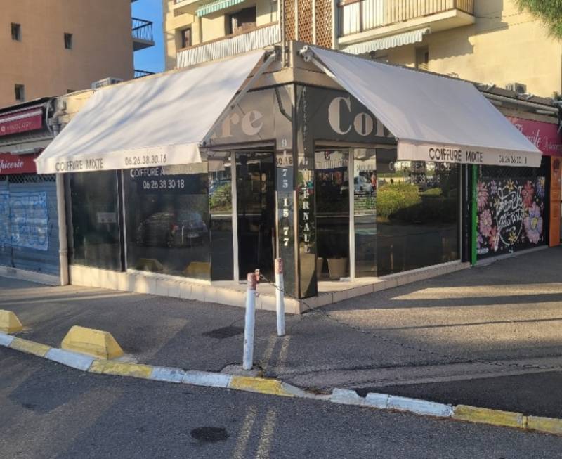 Vente et pose (réentoilage) de 2 toiles de stores à Marseille 13006